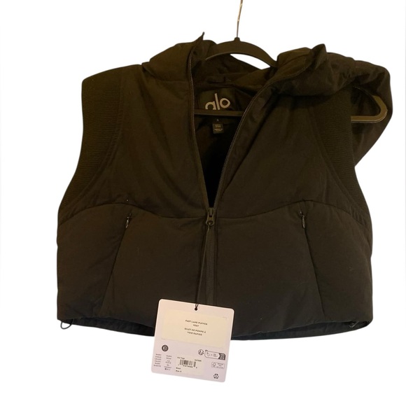 ALO Yoga Jackets & Blazers - NWT Alo Yoga fast lane puffer vest BLACK Size S